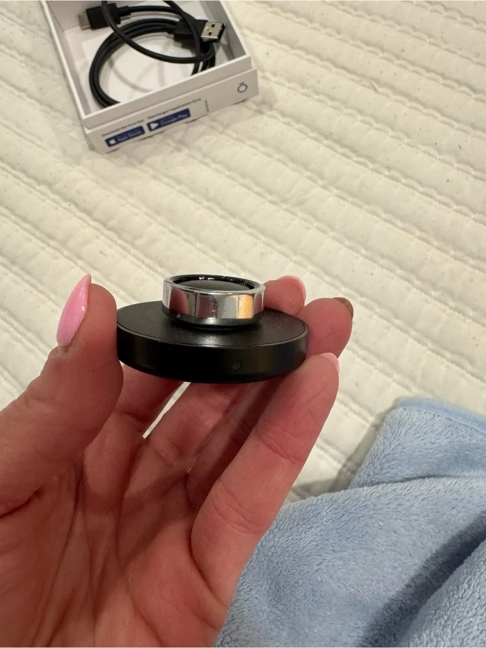 Oura Ring Size 9 Heritage Silver Magnetic Charging Dock